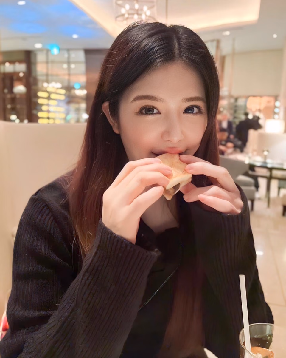쿠리바야시 리리 8
