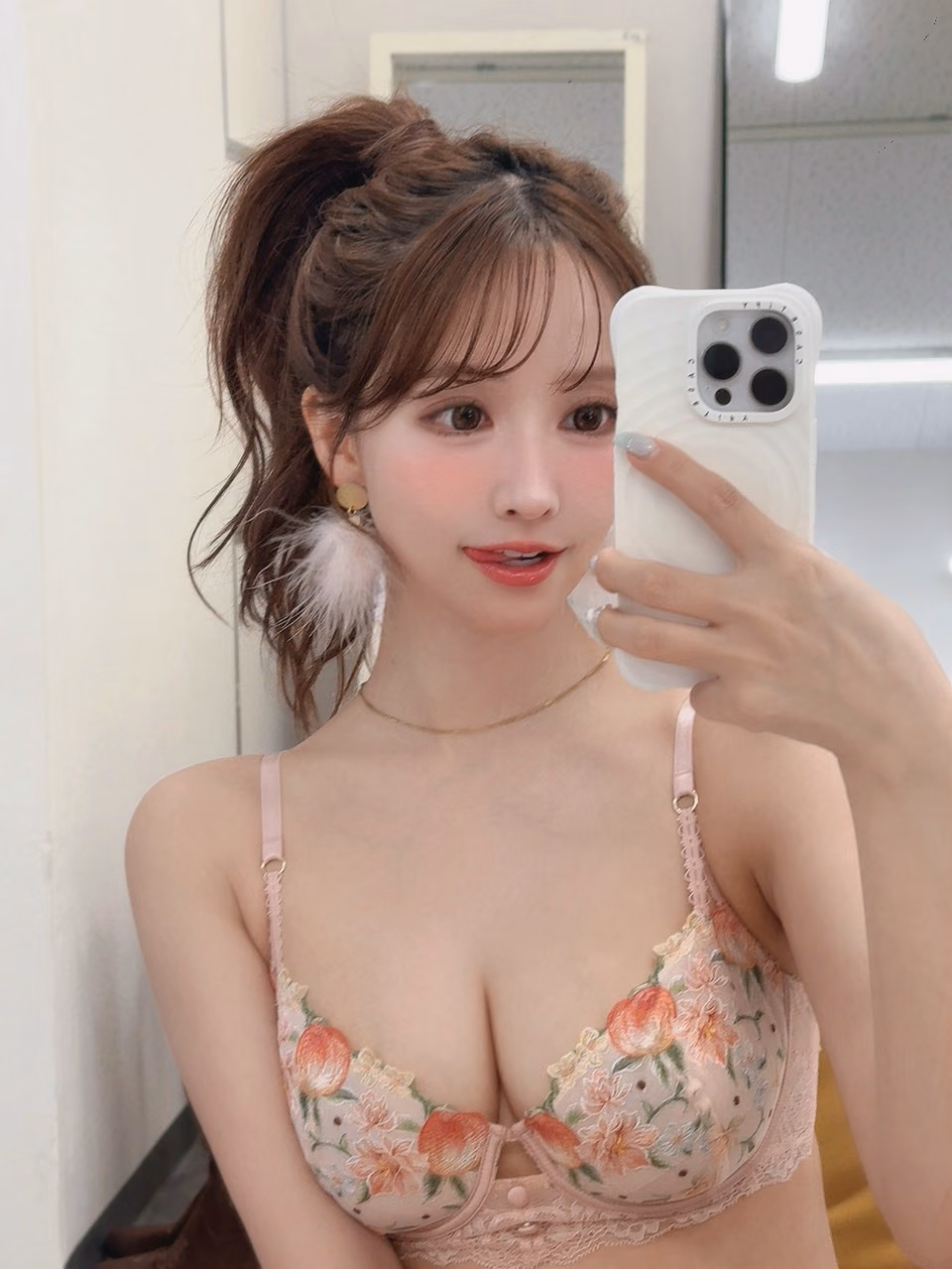 三上悠亜 71