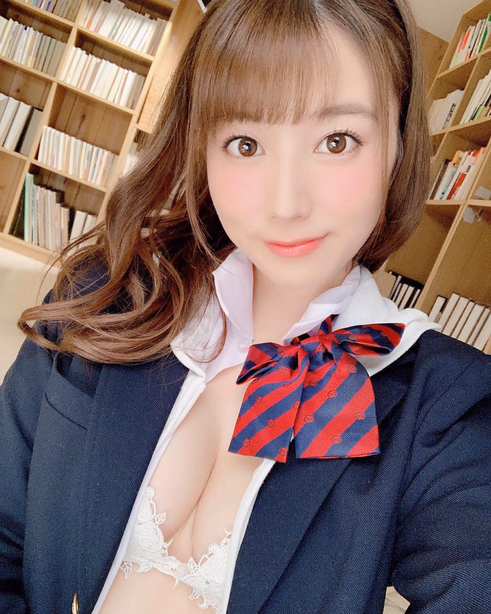 하츠카와 미나미 33