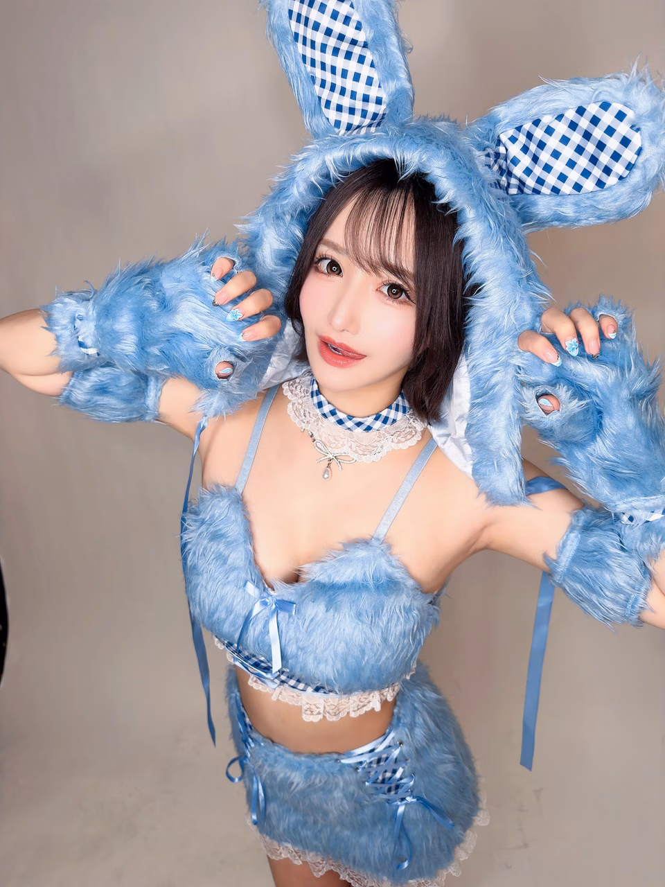 모모나가 사리나 40