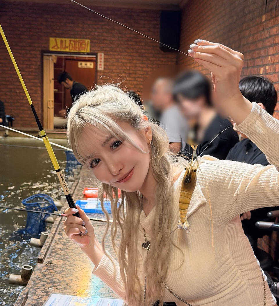 모모나가 사리나 43