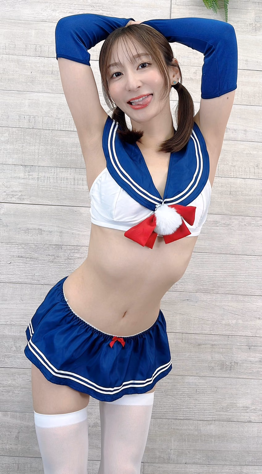 足立友梨 31