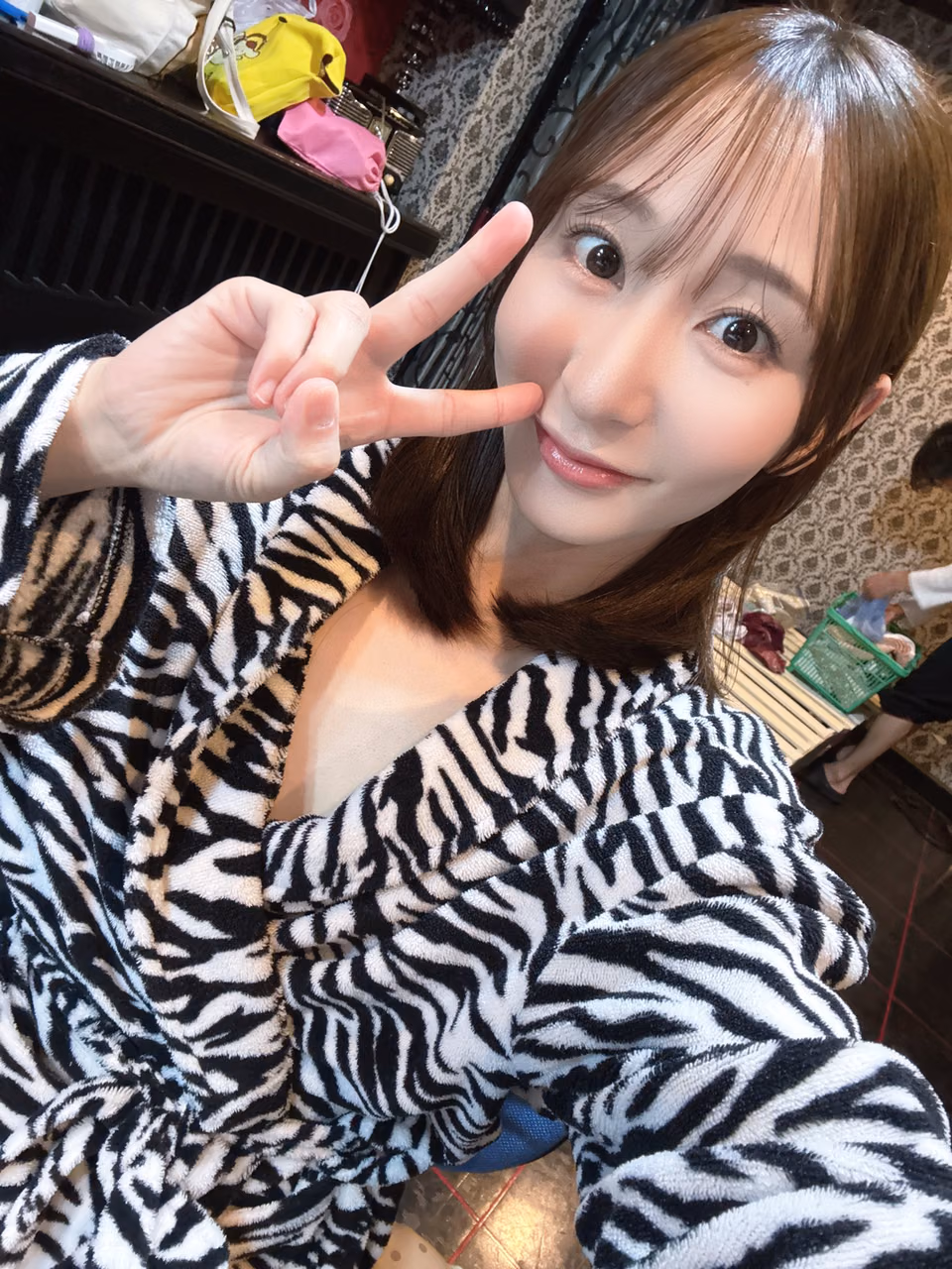 足立友梨 35