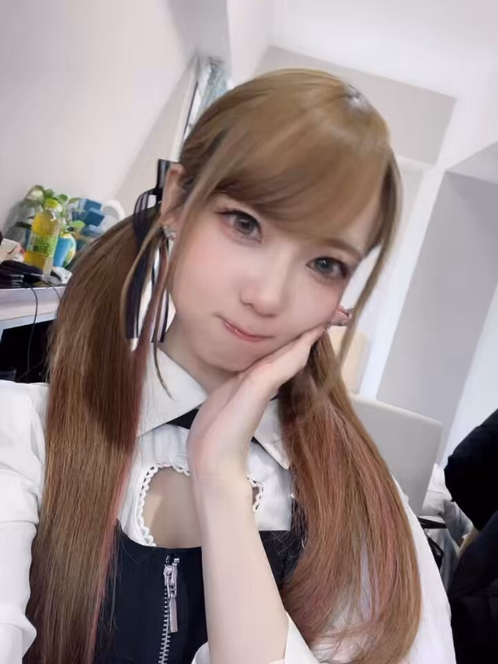 Mina Aiset 29