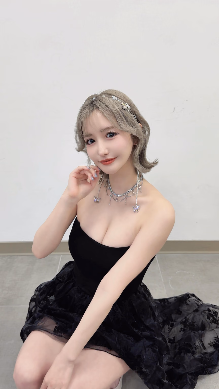 모모나가 사리나 2