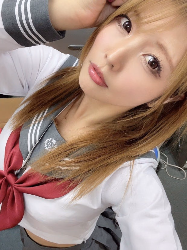 니이무라 아카리 16