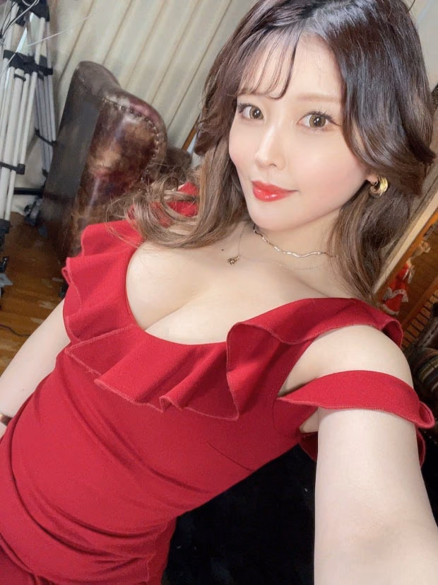 니이무라 아카리 8