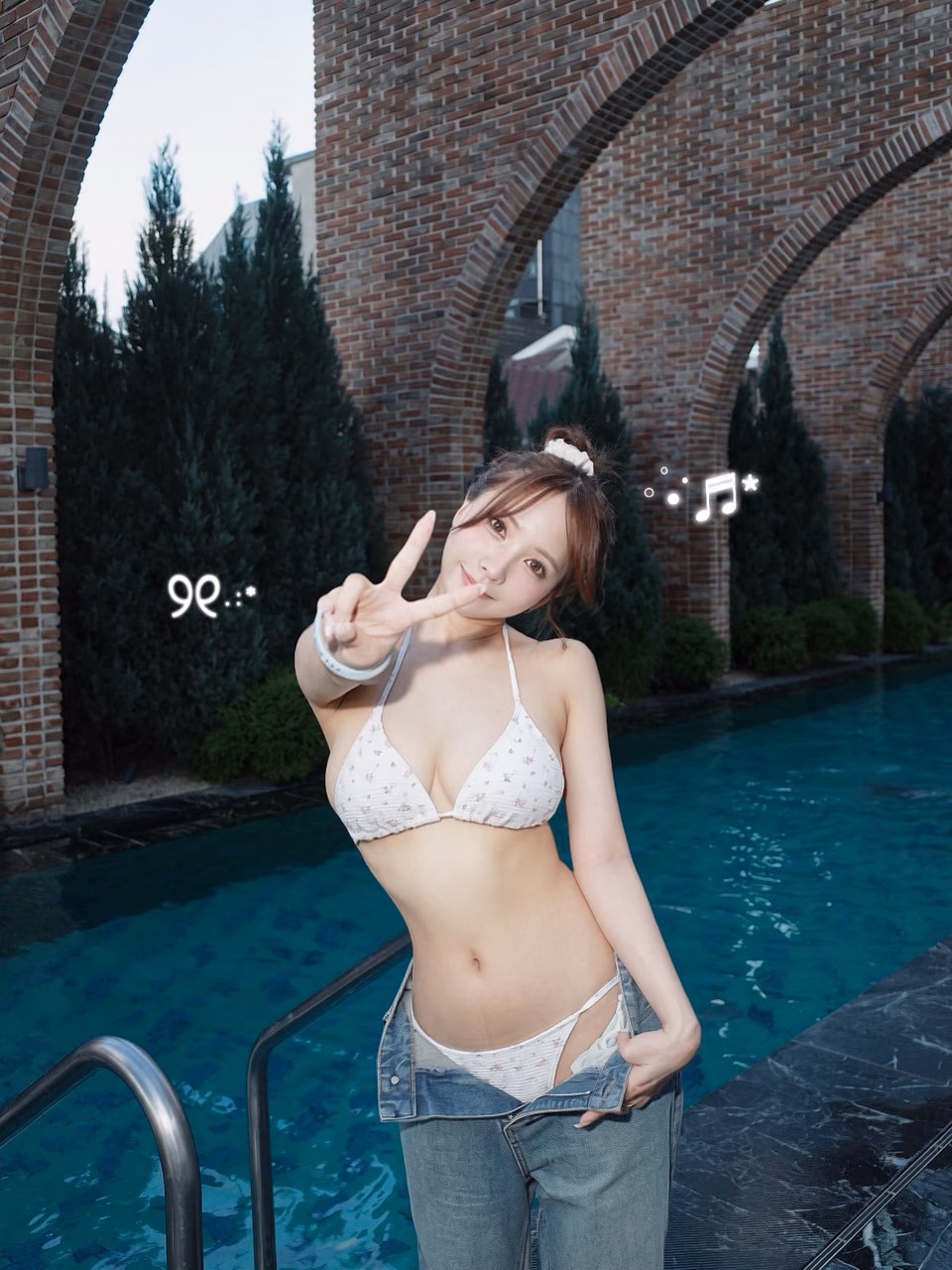 三上悠亜 13