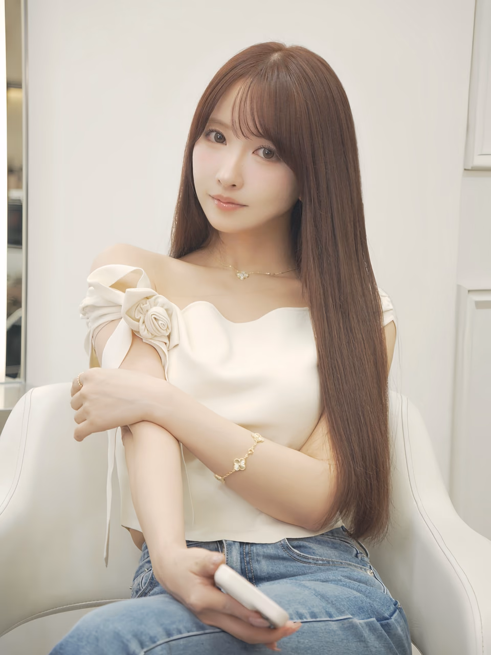 三上悠亜 18