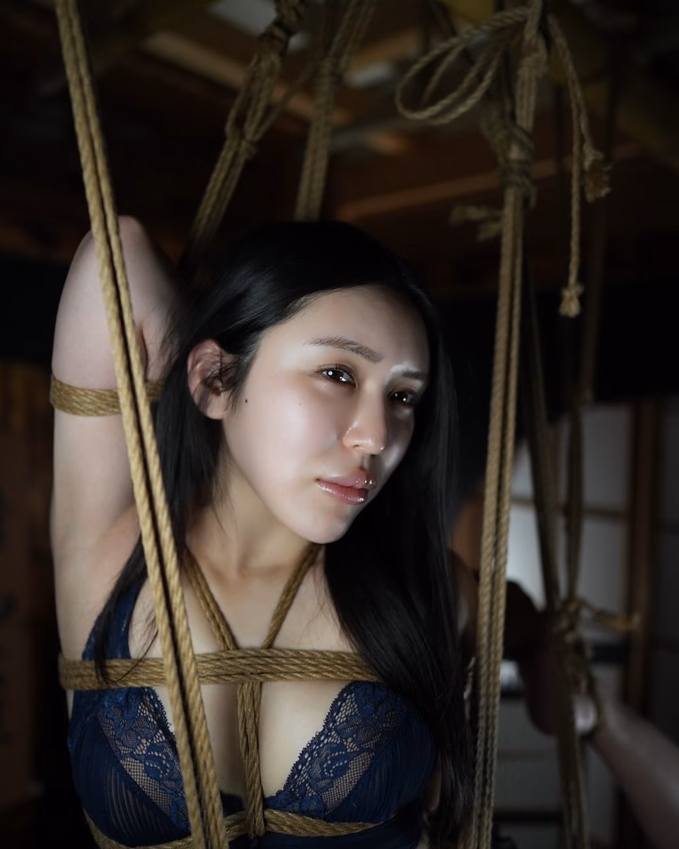 시오미 아야 11
