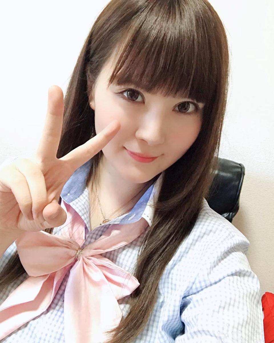 모모카 니시나 8