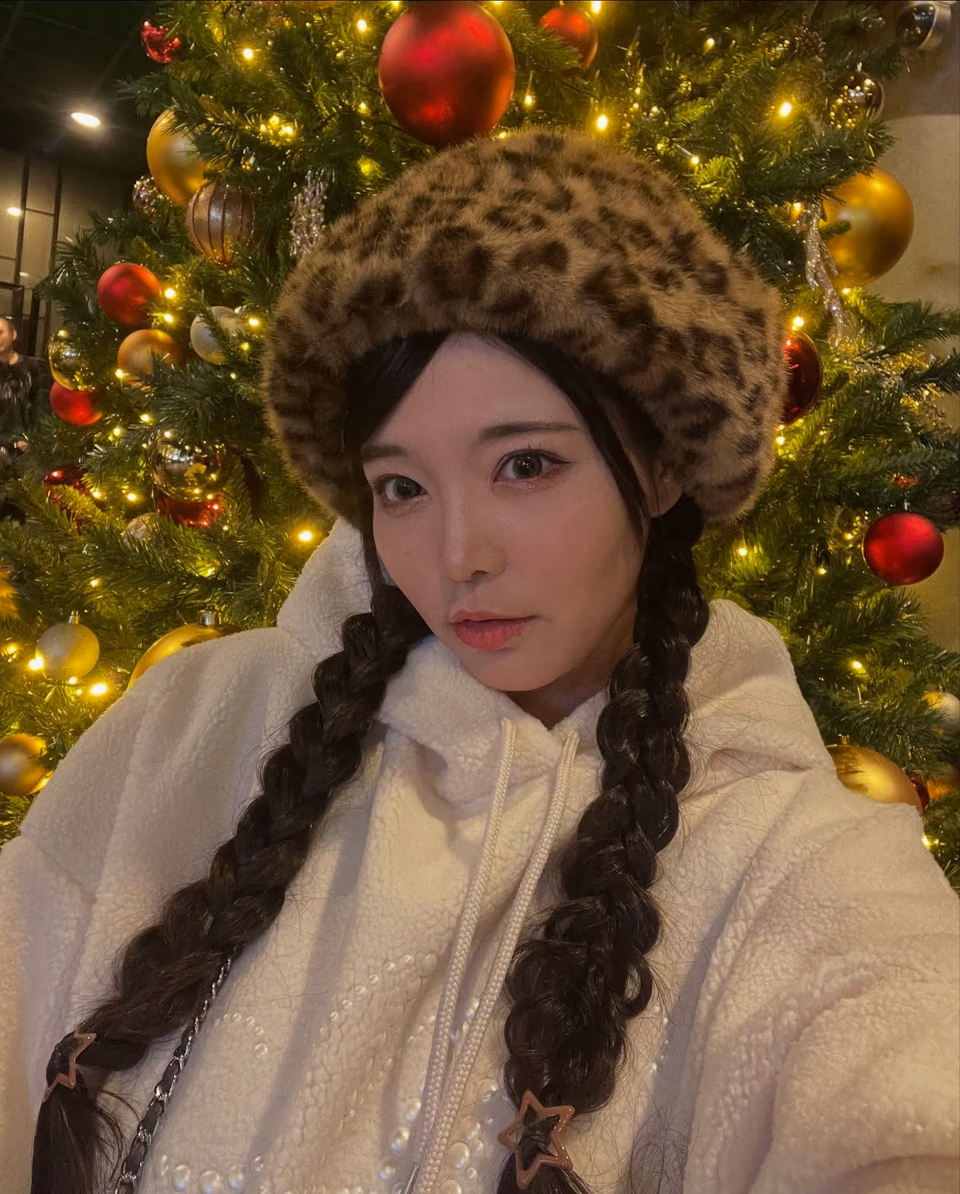 코이부치 모모나 33