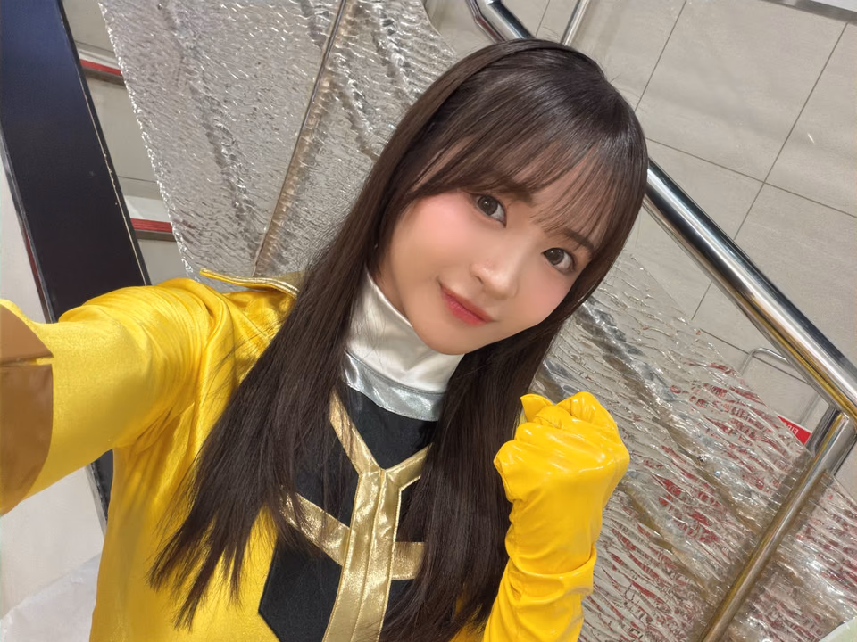 토모에 히카리 25