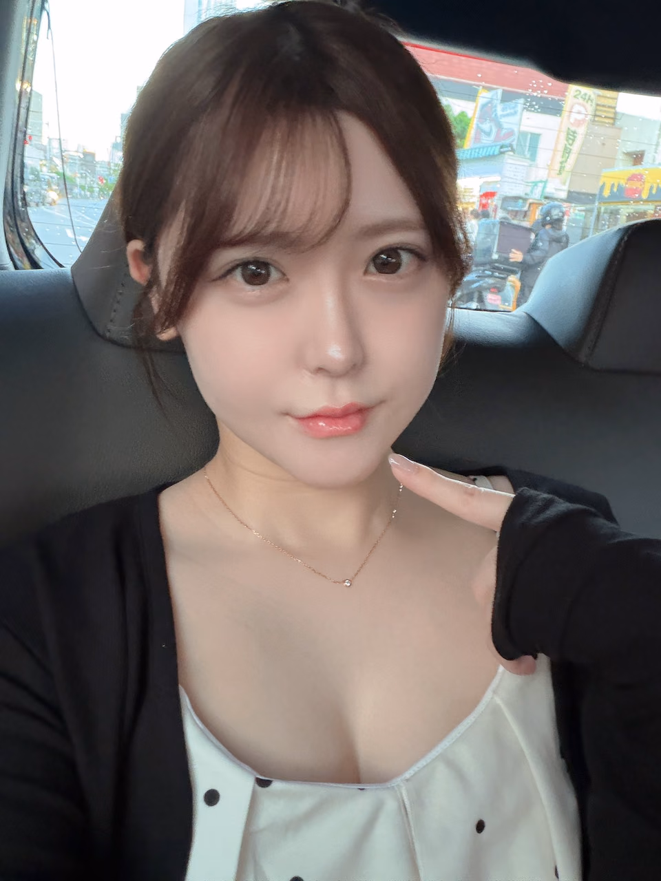 미나세 아카리 18