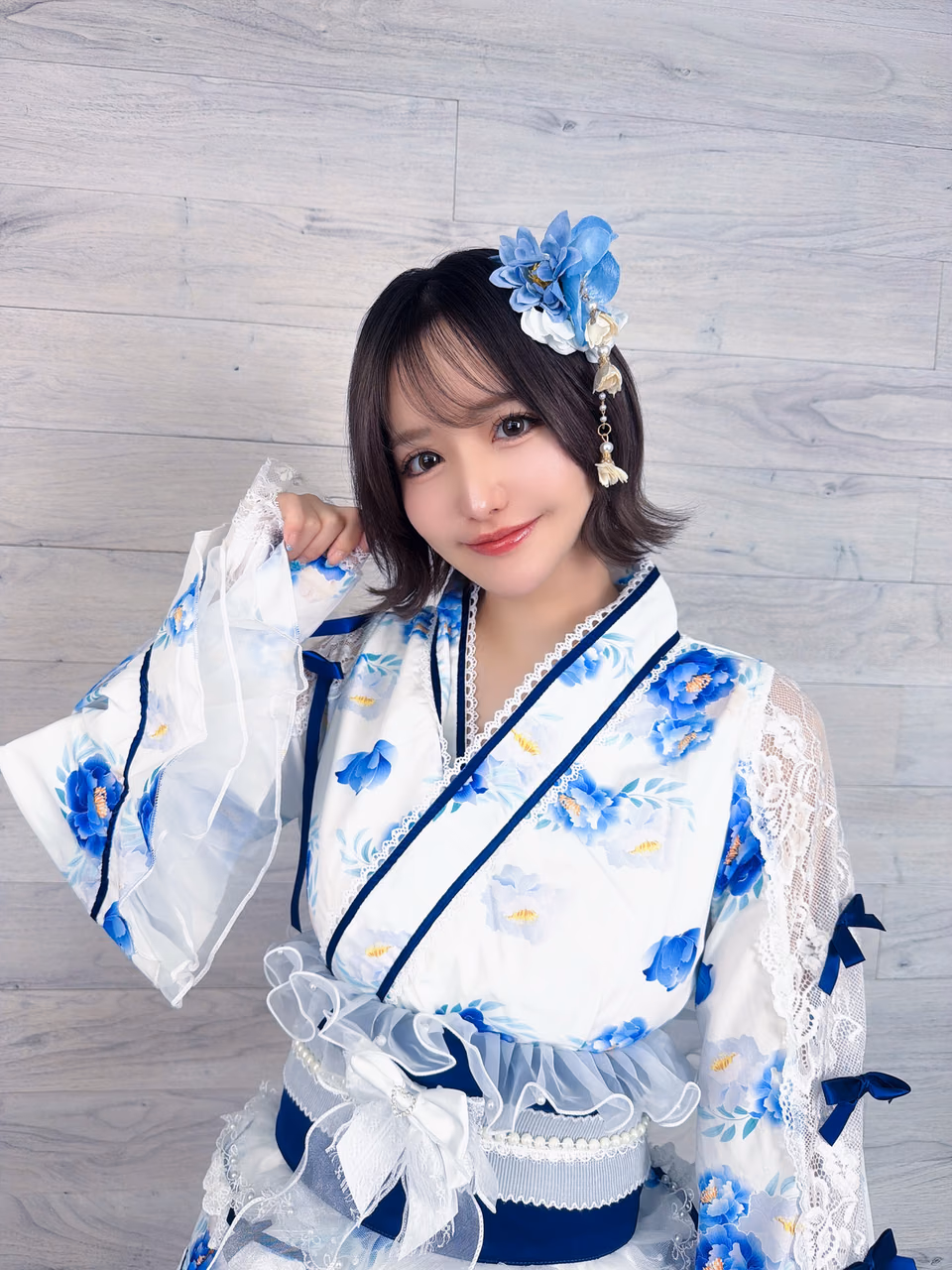 모모나가 사리나 16
