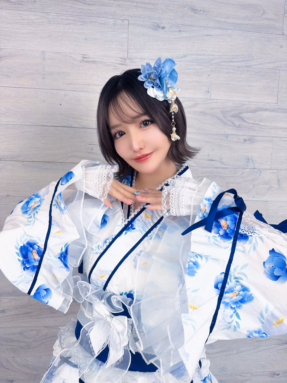 모모나가 사리나 23