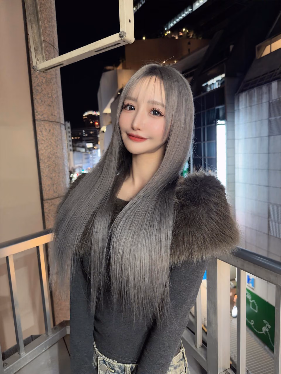 모모나가 사리나 24